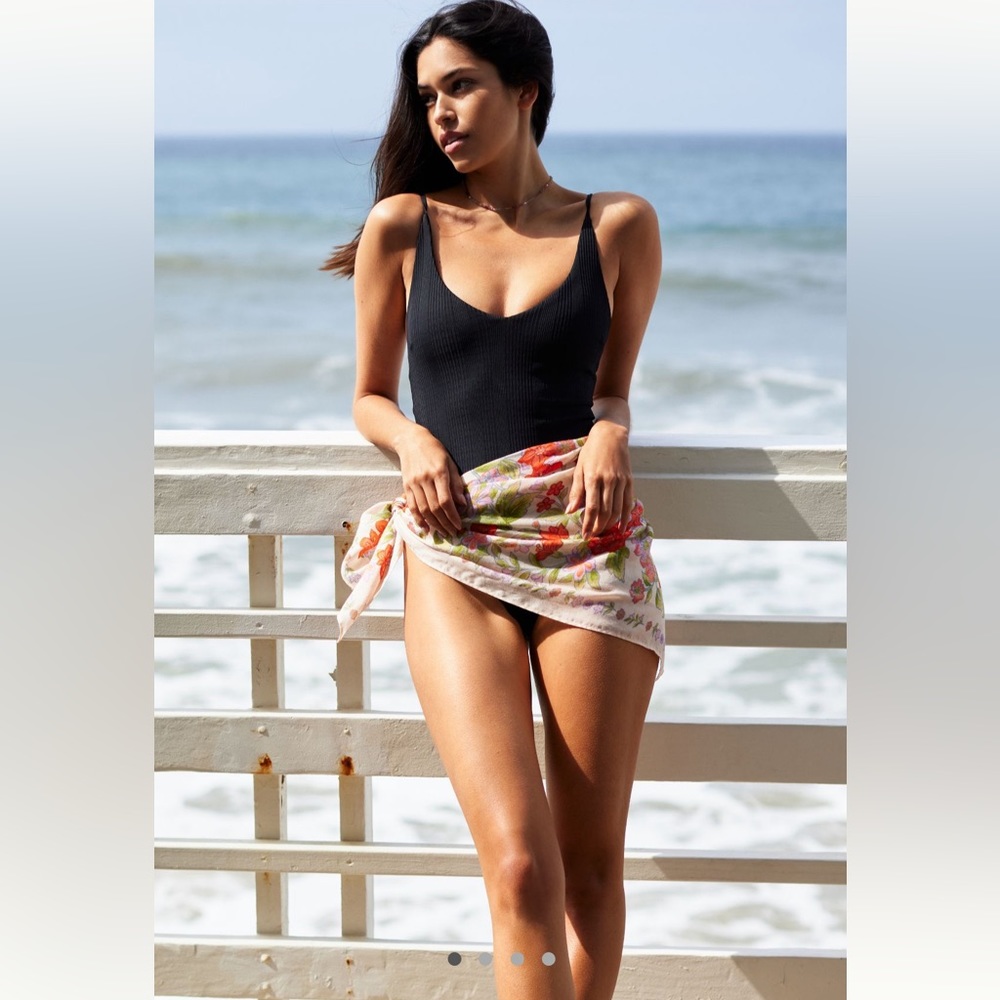 Gianna One Piece in black L*SPACE